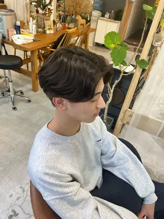 ミディアム ヘアメイクアンヴィ所属・福島 由奈のヘアスタイル