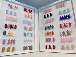 ネイル S nail salon所属・Vi Viネイル サロンのネイルデザイン