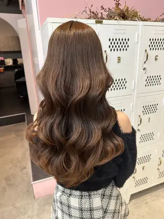 ロング カラー kumu 栄のヘアスタイル