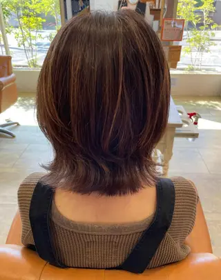 ミディアム 新地 咲綾のヘアスタイル