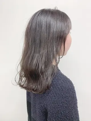 ミディアム カラー 色白に見える暗髪 梅田・増田のヘアスタイル