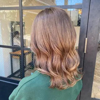 セミロング カラー Rosa  Blanche  by est所属・村田 芽衣のヘアスタイル