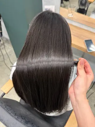 ロング Lutia新宿　せき ゆうみのヘアスタイル