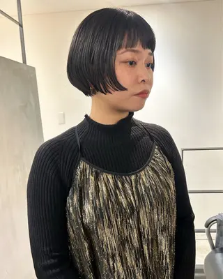 ショート カラー Loom.所属・村上雅人 ナチュラルモードのヘアスタイル