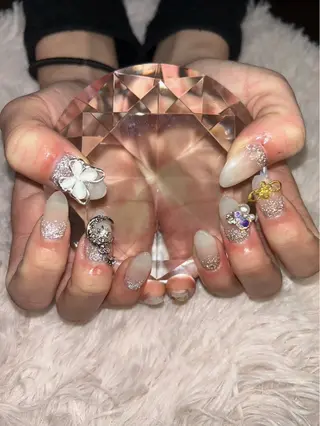 ネイル Nail salon Ehre 梅田店所属・嶋田 明日香のネイルデザイン