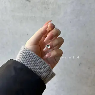 ネイル SHIORI 🤍のネイルデザイン