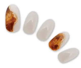 ネイル プラスネイル自由が丘店所属・ito amiのネイルデザイン