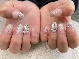 ミディアム ネイル ✴︎ Delightのネイルデザイン