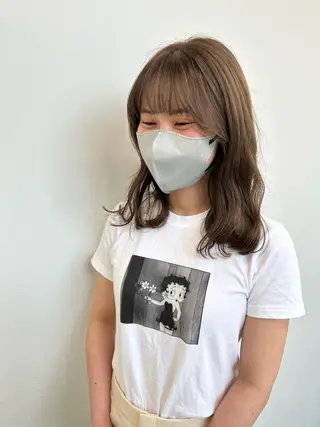 ミディアム カラー yuika .のヘアスタイル