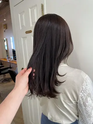 セミロング カラー MIOベージュカラー 柔らかいカラーのヘアスタイル