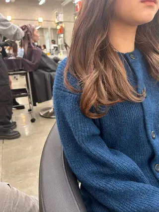 カラー 透明感ベージュ🤎 ナチュラルレイヤーのヘアスタイル