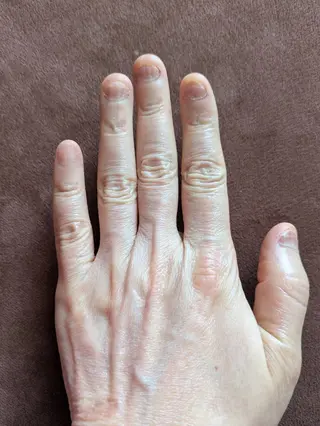 ネイル 深爪・自爪育成専門 MAHALOHIのネイルデザイン