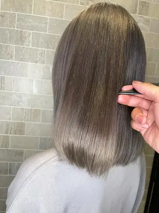 ミディアム ブリーチ毛矯正.髪質 改善.髪にドラマをのヘアスタイル