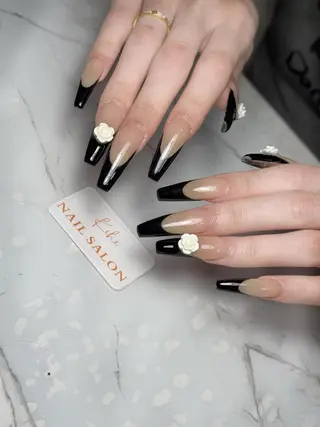 ネイル 💕鈴木ユリ パラジェル/オフ無料のネイルデザイン