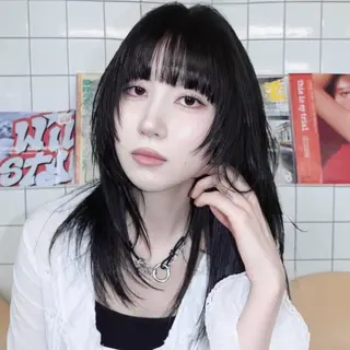 セミロング カラー レイヤーカット ボブ　渋谷のヘアスタイル