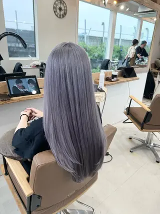 ロング アルーナビューティデザイン所属・鈴木 妃帆未のヘアスタイル