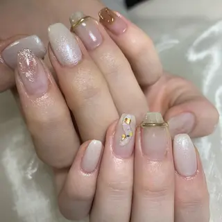 ネイル repos~ルポ~所属・里見 麗のネイルデザイン