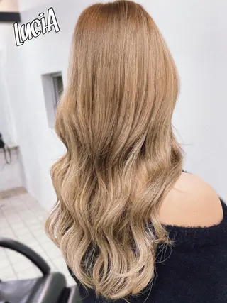 カラー ロング ヘアアレンジ エクステ LuciA\5900のヘアスタイル