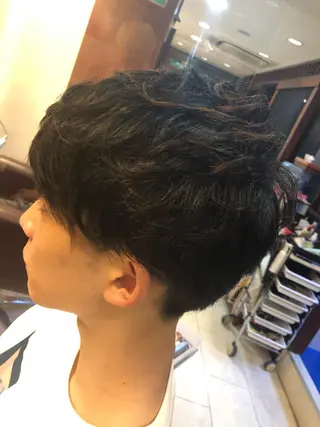 ショート こすげひろと カラー講師のヘアスタイル