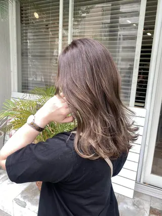 カラー 西元 亜由美のヘアスタイル