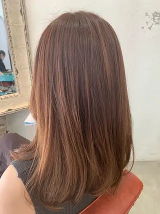 セミロング カラー fio マナミのヘアスタイル