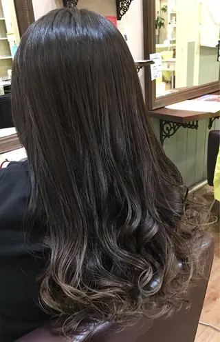 ロング ビーズアモール 豊田店のヘアスタイル