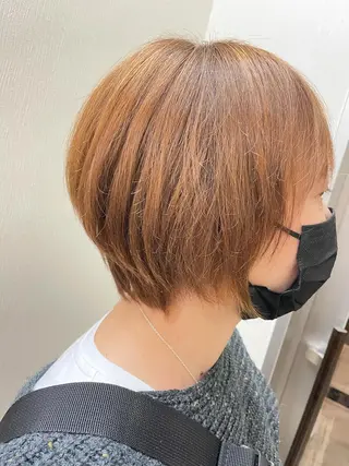 ショート カラー 岡本 沙帆のヘアスタイル