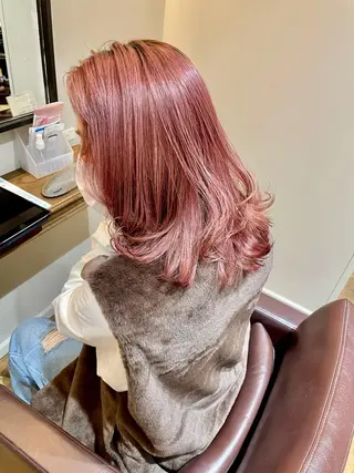 ミディアム カラー 渡辺 瑠美のヘアスタイル