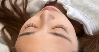 マツエク・マツパ clear＆flat所属・ヨシデン shizukaの眉毛・アイブロウイメージ