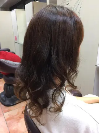 セミロング カラー パーマ ヘアアレンジ 根岸 真奈美のヘアスタイル
