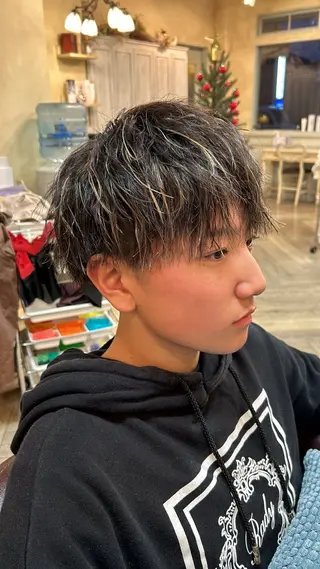 カラー パーマ メンズ アオバ / ハイトーンカラーのヘアスタイル