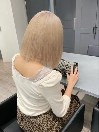 ミディアム カラー ヘアアレンジ 🌷FUKA🌷 まろやかハイトーンのヘアスタイル