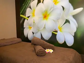 ミディアム ヘアアレンジ メンズ アイブロウ マツエク・マツパ ネイル パーマ カラー ﾘﾗｸｾﾞｰｼｮﾝ ｻﾛﾝ   calmのエステ・リラクイメージ