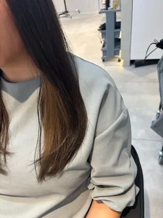 カラー 米倉 陽菜のヘアスタイル