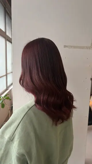 セミロング 安藤 まりのヘアスタイル
