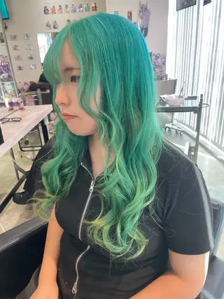 ロング カラー 🍭ハイトーン/ デザインカラー🦄のヘアスタイル