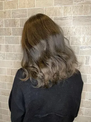 セミロング ブリーチ毛矯正.髪質 改善.髪にドラマをのヘアスタイル