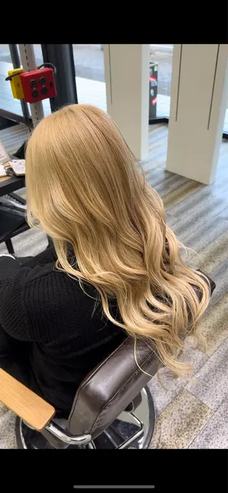 ロング カラー 鈴木 ねねのヘアスタイル