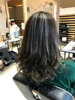セミロング カラー 関口 友行のヘアスタイル