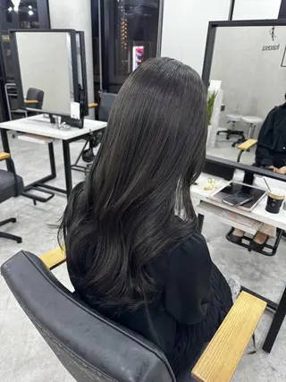 ロング カラー 赤み無し柔らかカラー 【梅田】madokaのヘアスタイル