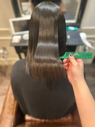 ミディアム 山尾 涼華のヘアスタイル