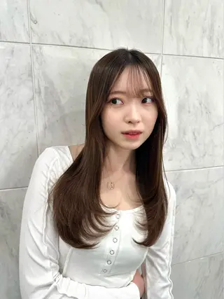 ロング カラー 艶髪レイヤー顔周り グレージュ添田晃基のヘアスタイル