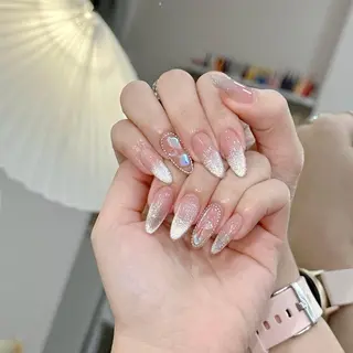 ネイル T. Leeのネイルデザイン