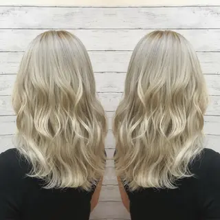 セミロング カラー 韓国ヘア🤍髪質改善 🇰🇷AKANEのヘアスタイル