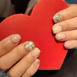 ネイル RUNWAY 　　の眉毛・アイブロウイメージ