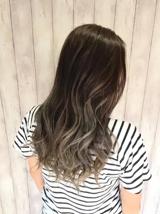 ロング カラー トップスタイリスト 小澤純一のヘアスタイル