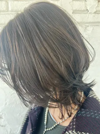 ミディアム 石崎 真維のヘアスタイル