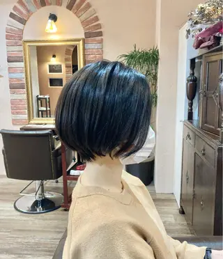 ショート カラー 馬場 百合恵のヘアスタイル