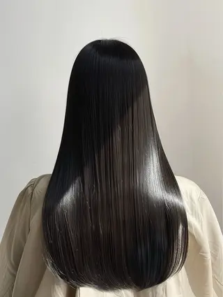 セミロング modek's tokyo所属・顔周りレイヤー ☺︎shunのヘアスタイル