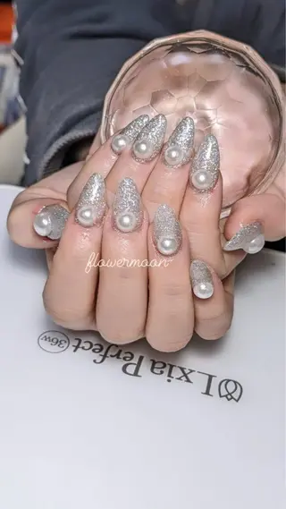 ネイル フラワー ムーンのネイルデザイン